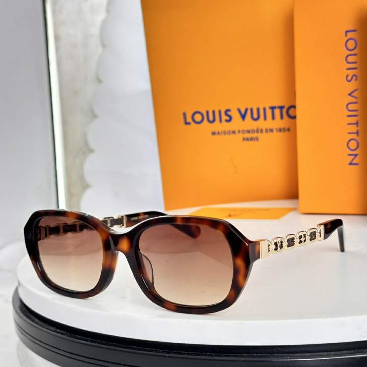 Picture of Louis Vuitton Sunglasses _SKUfw77118928fw